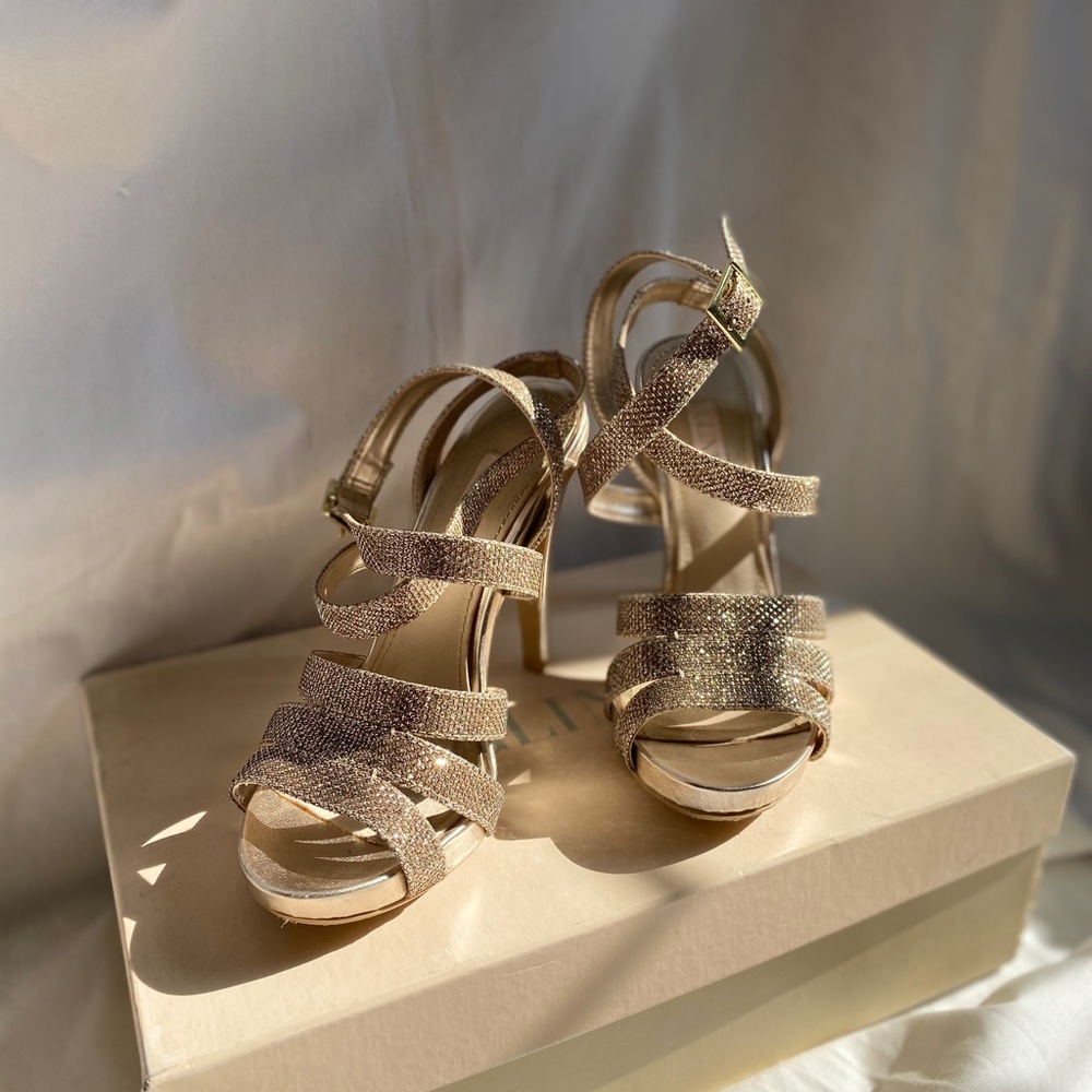 Glint shimmer heels gold champagne 🍾